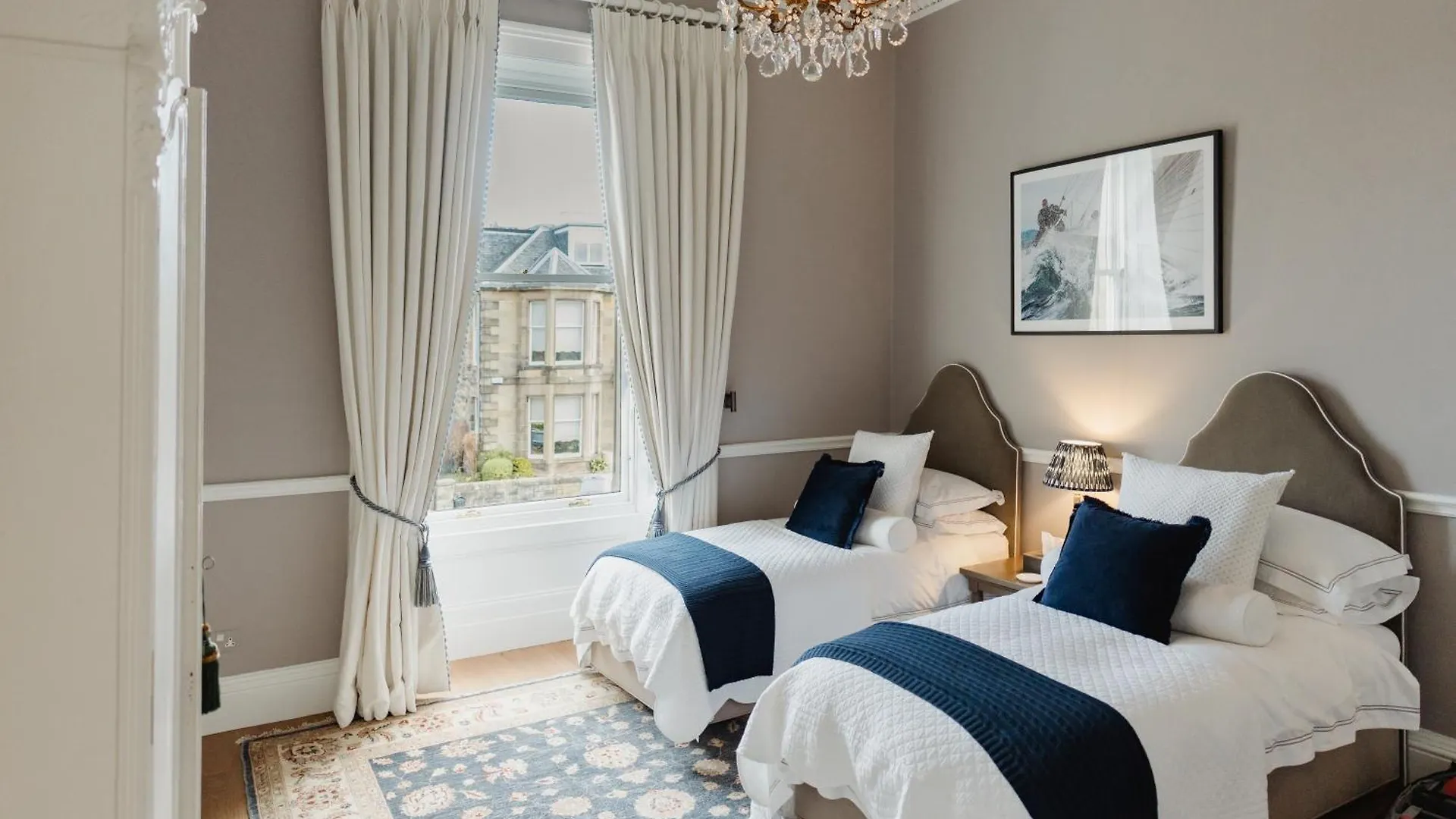 Private And Prestigious Luxury Home Edinburgh